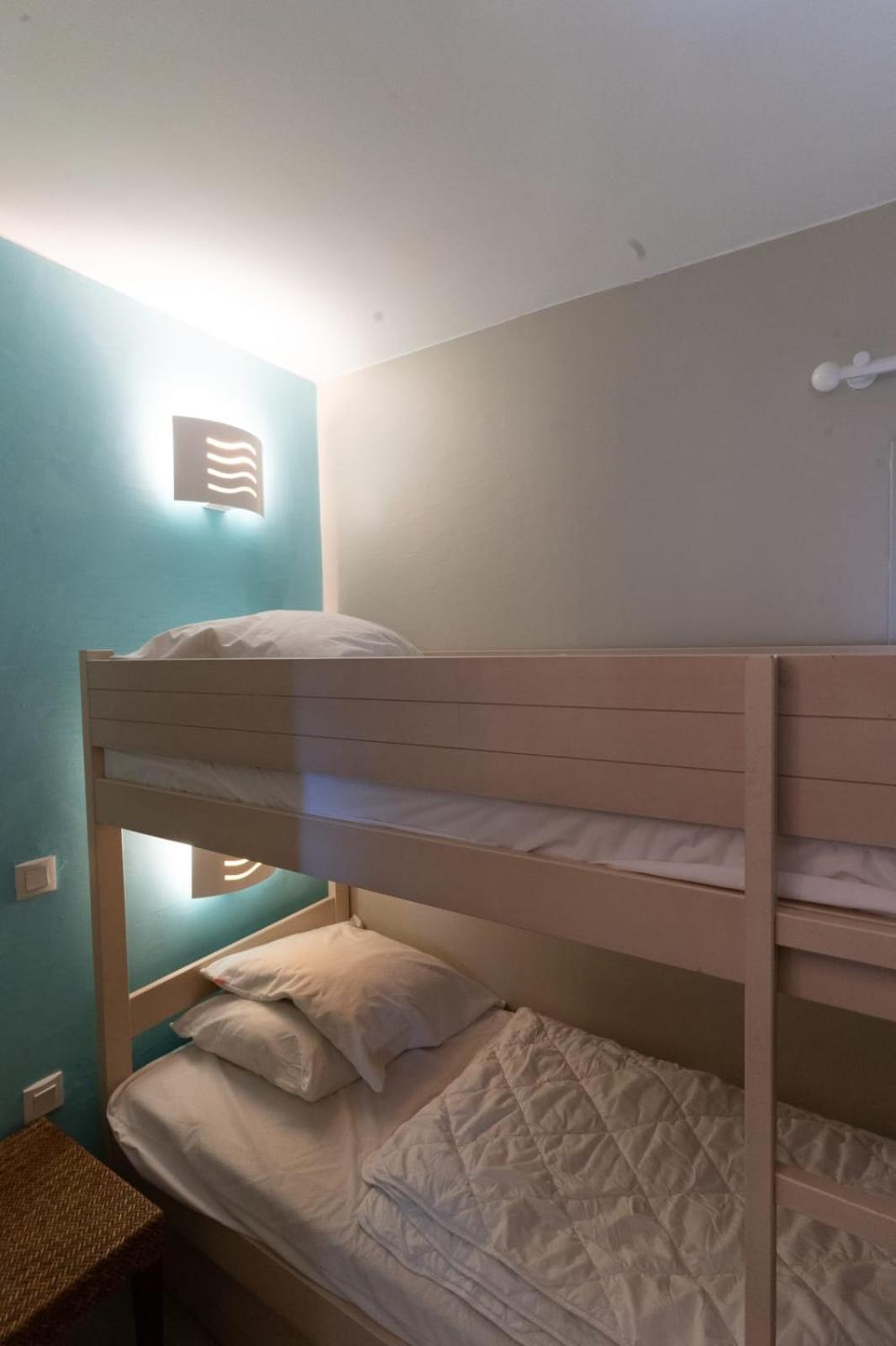 Beautiful Flat With Swimming Pool Tennis Court And Private Car Parking 264 Appartement