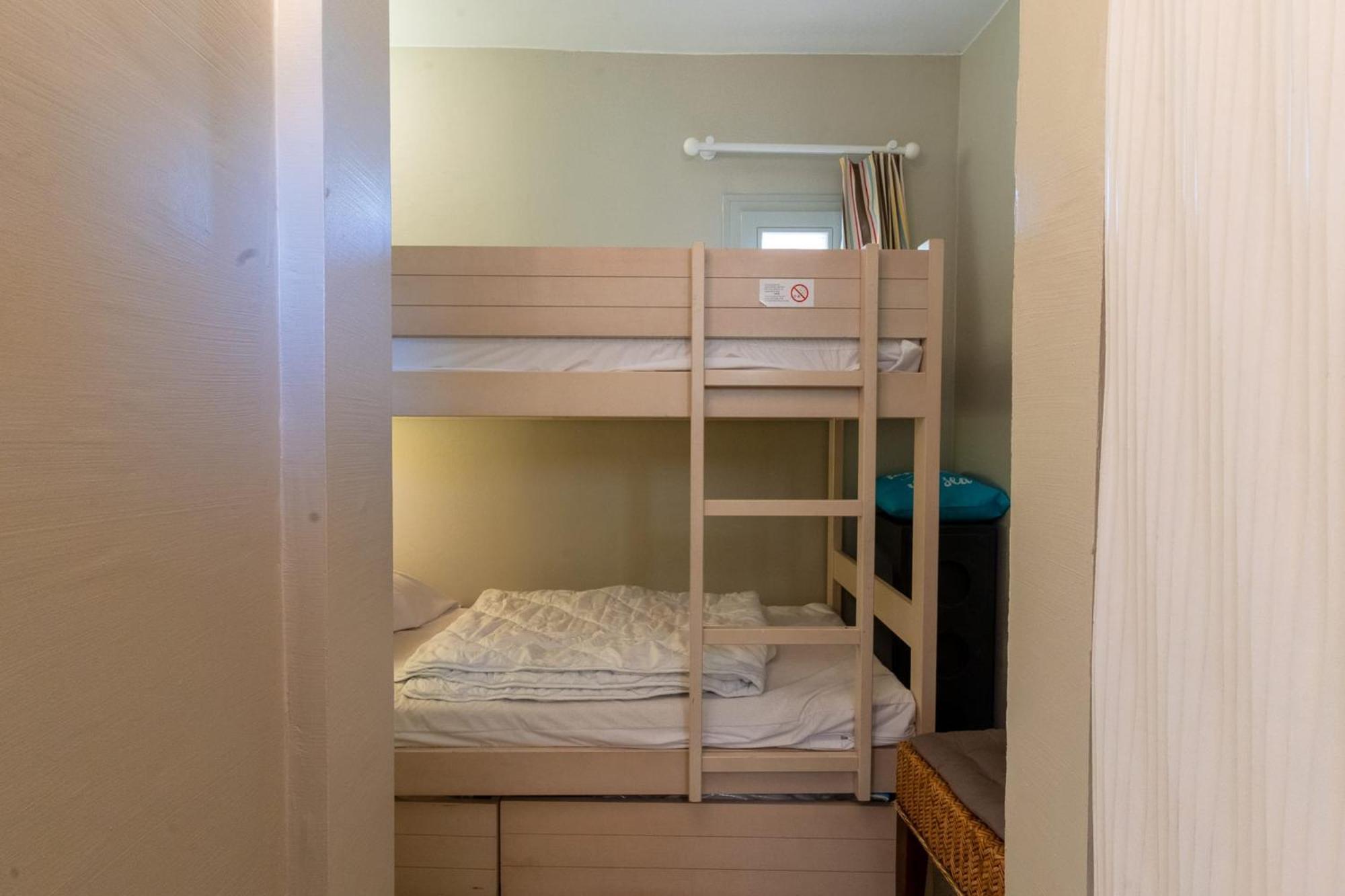 Appartement Beautiful Flat With Swimming Pool Tennis Court And Private Car Parking 264