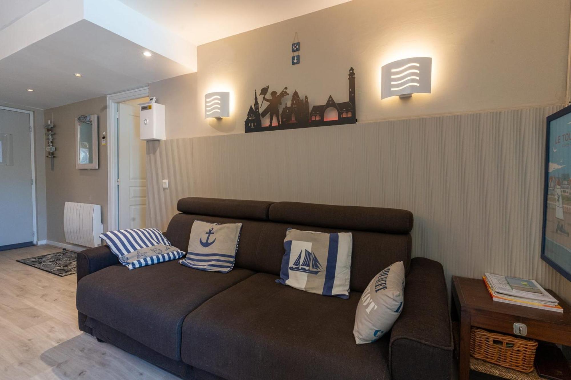Beautiful Flat With Swimming Pool Tennis Court And Private Car Parking 264 Appartement