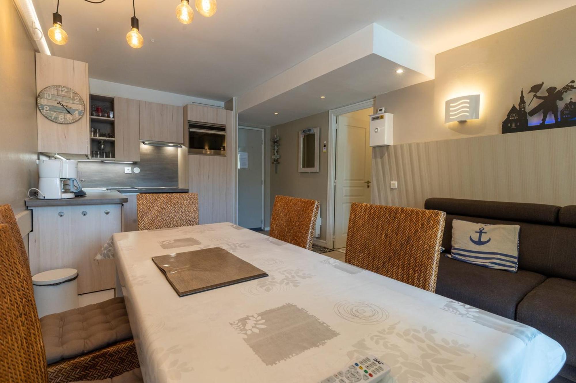 Beautiful Flat With Swimming Pool Tennis Court And Private Car Parking 264 * Le Touquet-Paris-Plage