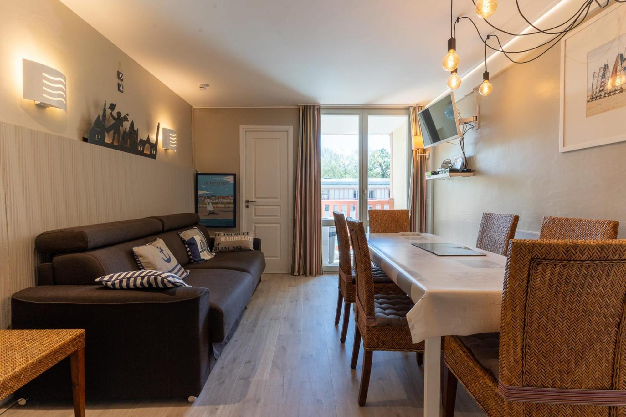 Beautiful Flat With Swimming Pool Tennis Court And Private Car Parking 264 *